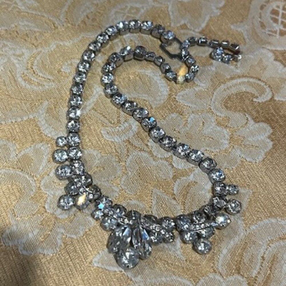 ALBERT WEISS Clear Rhinestone Statement NECKLACE - Picture 4 of 9